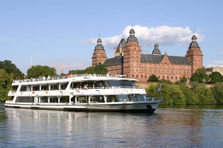 Primus Linie und Schloss Johannisburg (Foto: Primus Linie)