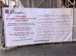 Infobanner am Rathaus