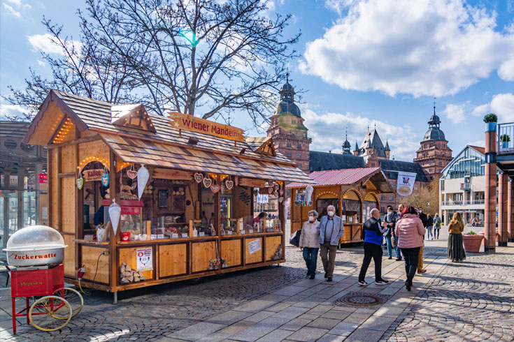 Schausteller in der Innenstadt in Aschaffenburg (Foto: Till Benzin)