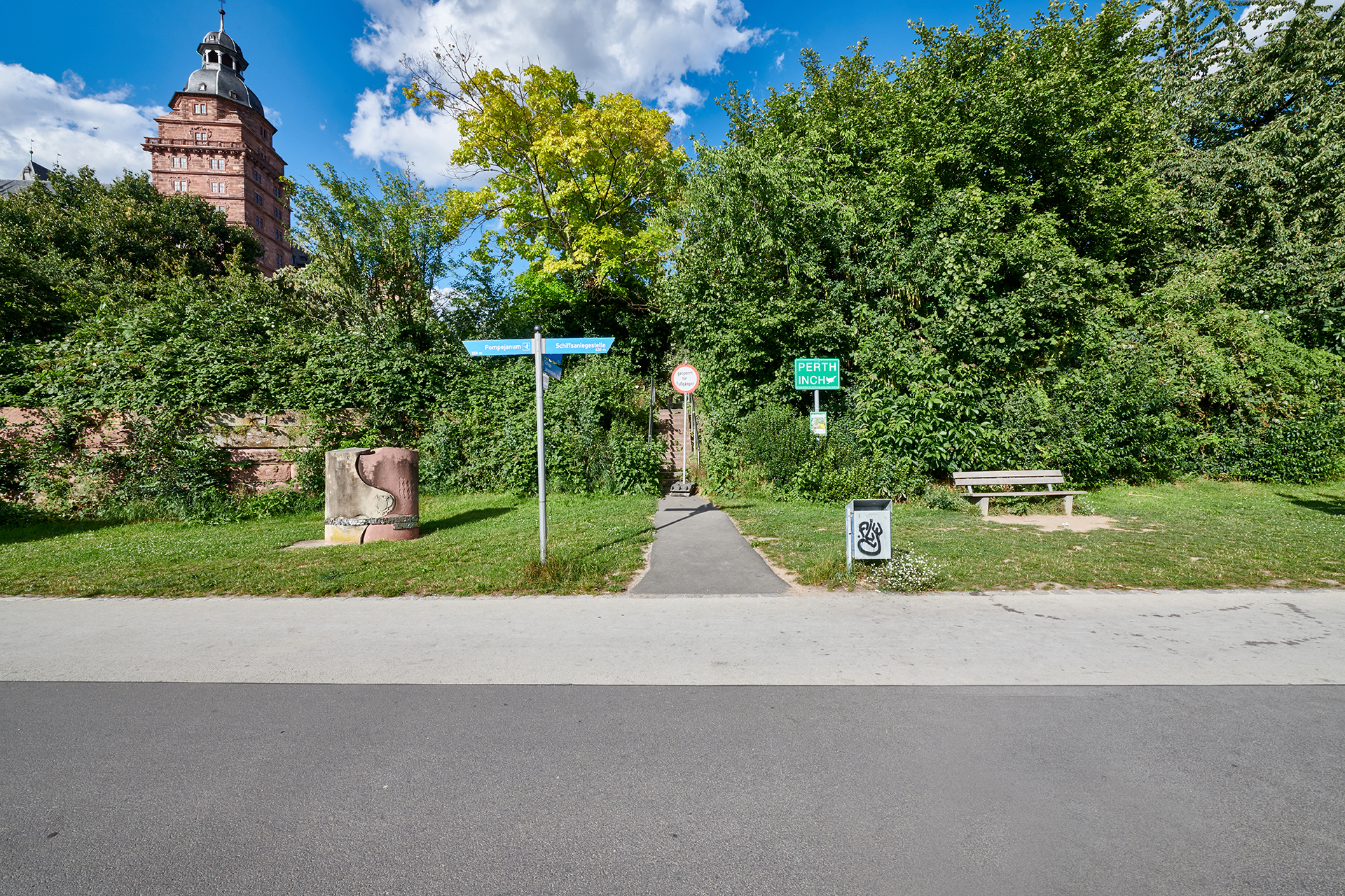 5. Blick zum Kranichplatz vom Main