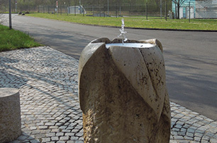 Trinkbrunnen Niedernberger Stra&szlig;e