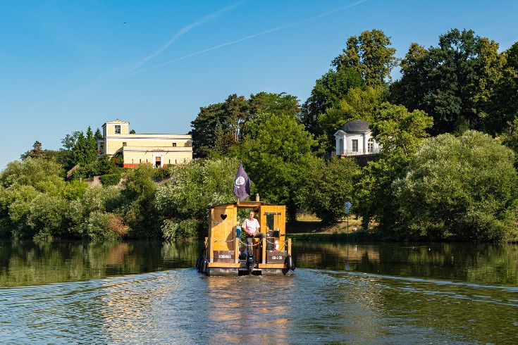 Mainfloß mit OB ©Till Benzin