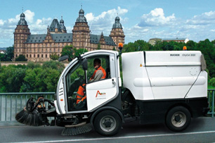 Reinigung von Verkehrsfl&auml;chen