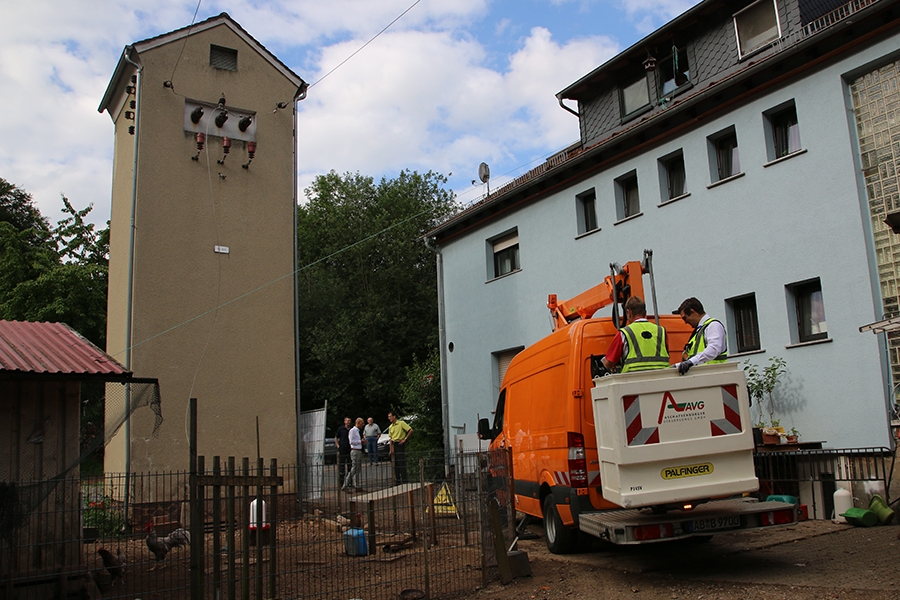 Die Trafostation liegt mitten im Dorf