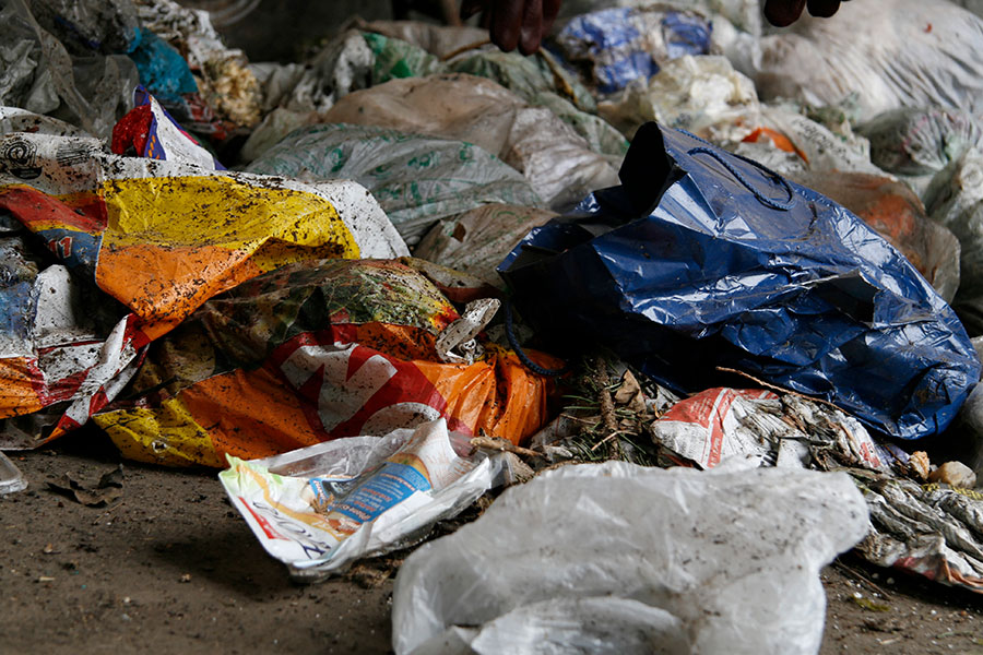 Plastikt&uuml;ten im Bioabfall