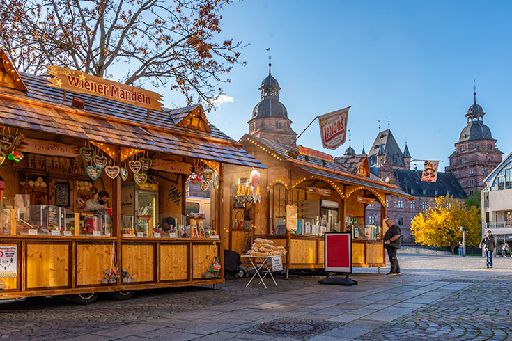 Schausteller in der Innenstadt in Aschaffenburg (Foto: Till Benzin)