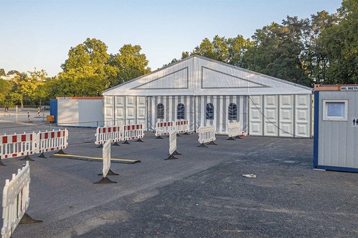 Testzentrum Volksfestplatz (Foto: Till Benzin)