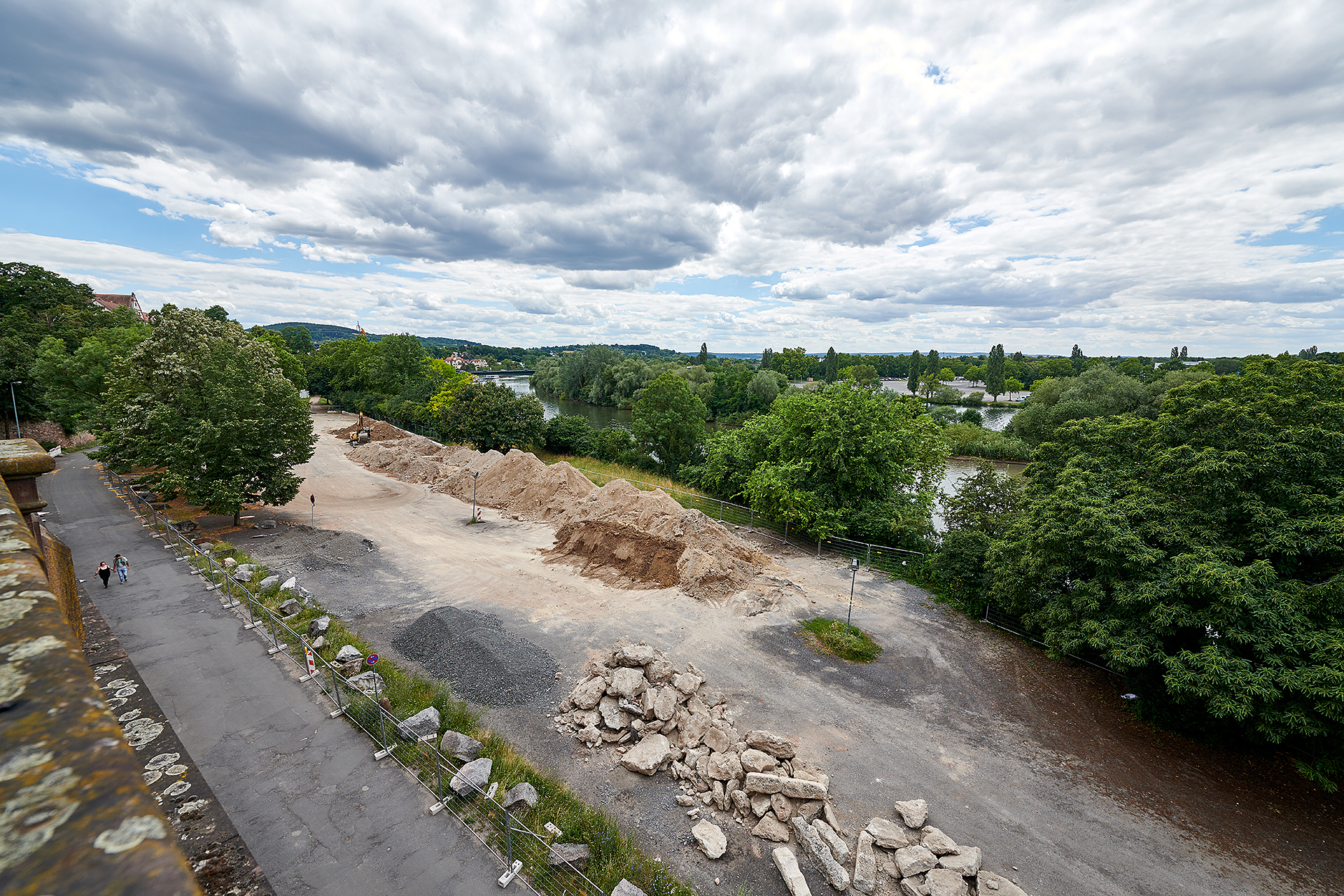 8. Blick auf die Veranstaltungswiese