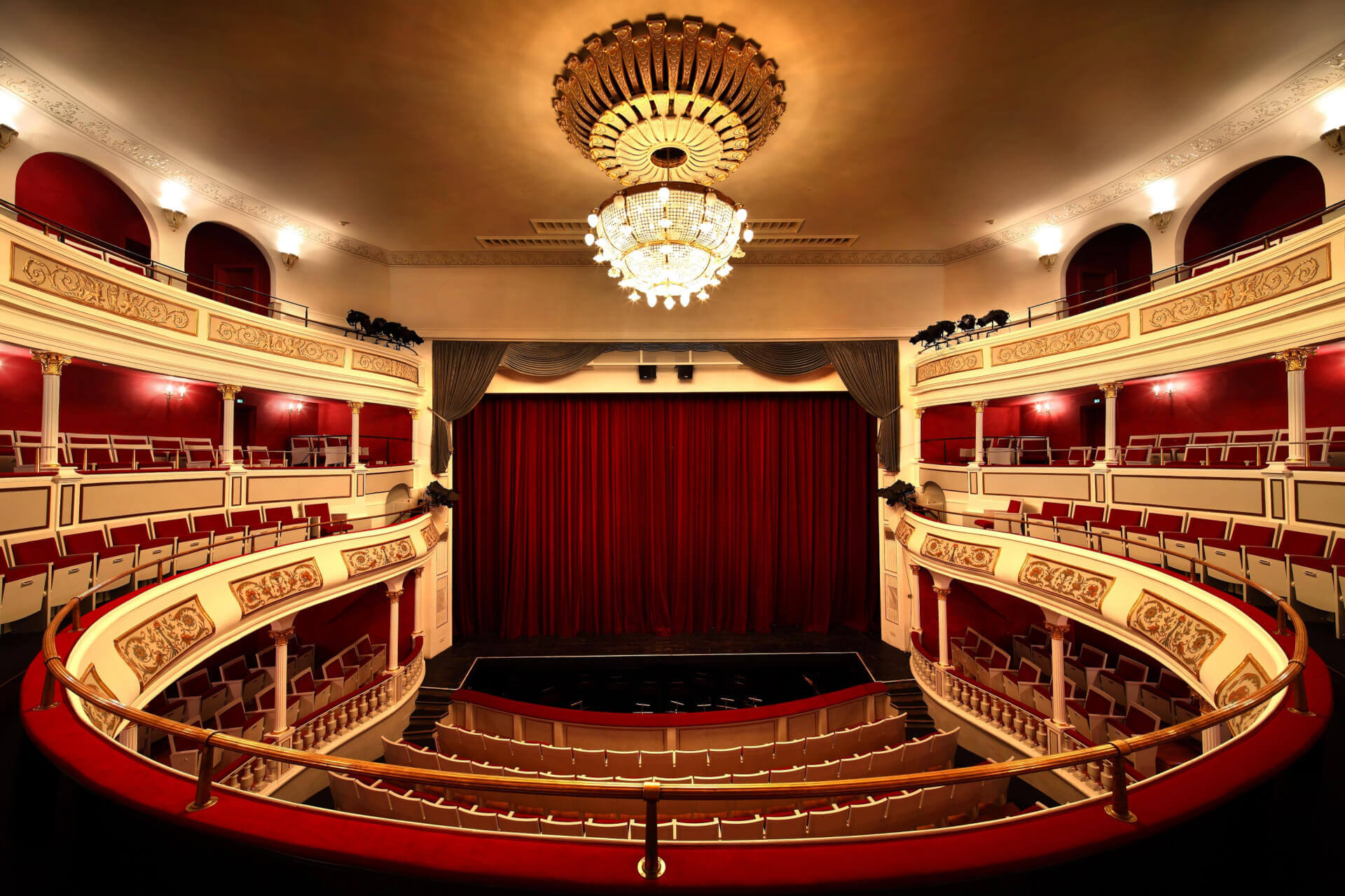 (c)Bernhard Hartmann Stadttheater Bühne 1