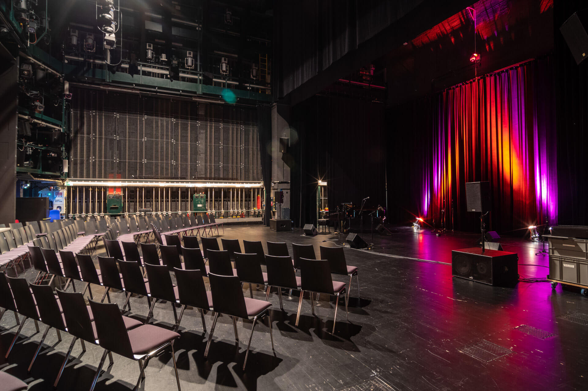 (c)Till Benzin Stadttheater Bühne 2
