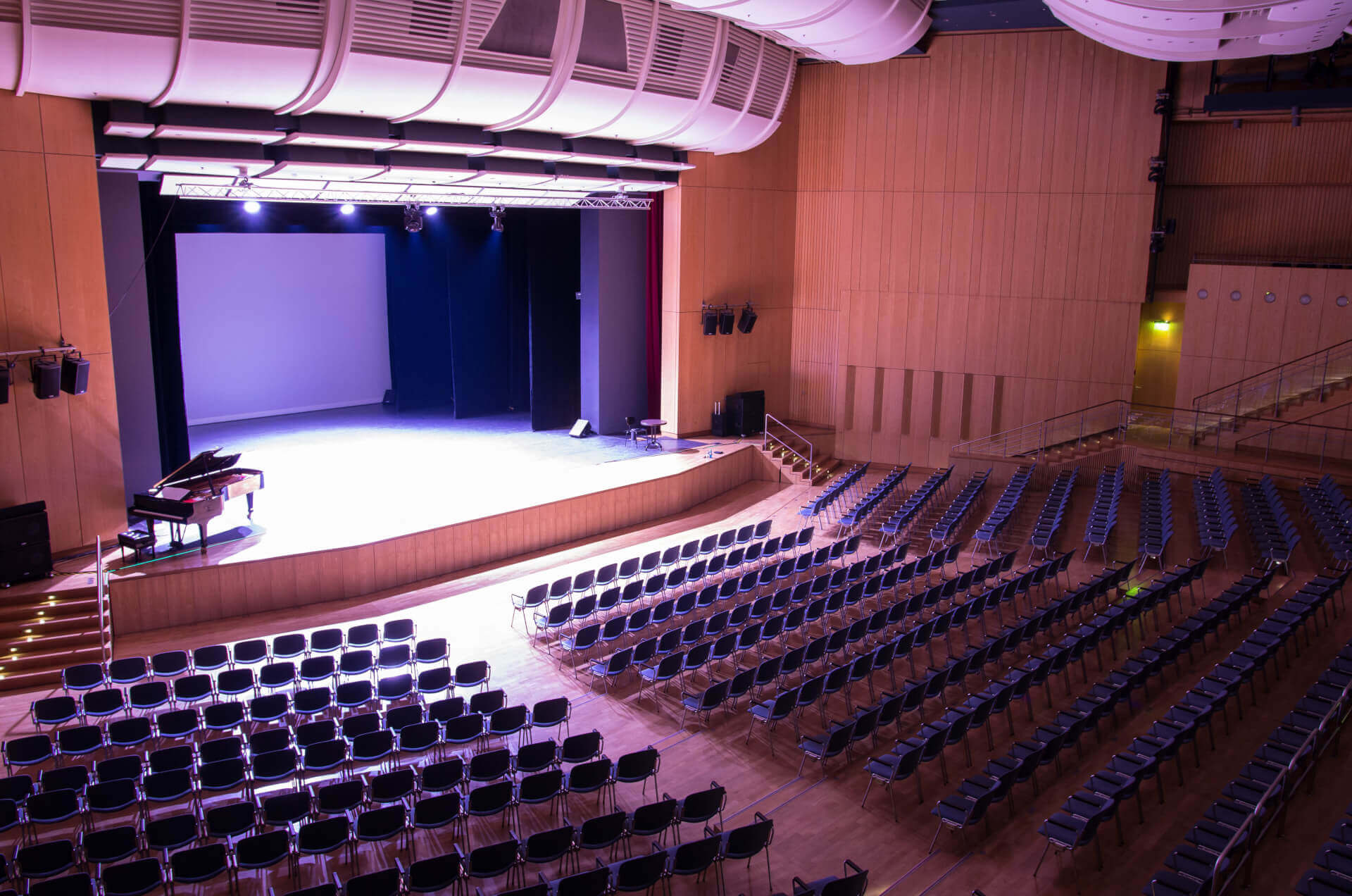 (c)Till Benzin Stadthalle Aschaffenburg