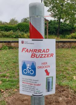 Foto mit dem neuen Fahrradbuzzer und einer kurzen Anleitung