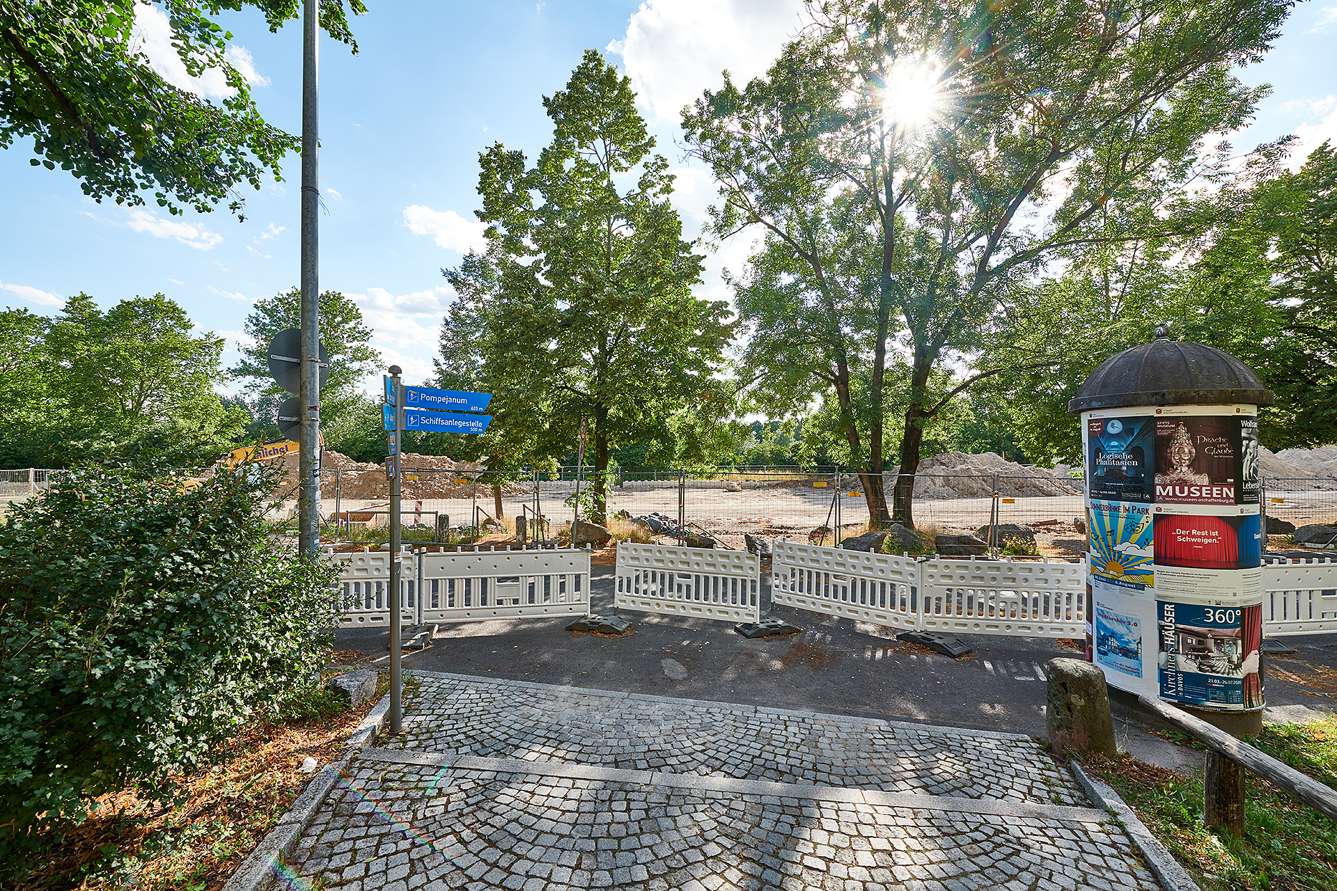 7. Blick auf den Kranichplatz von der Schlossseite