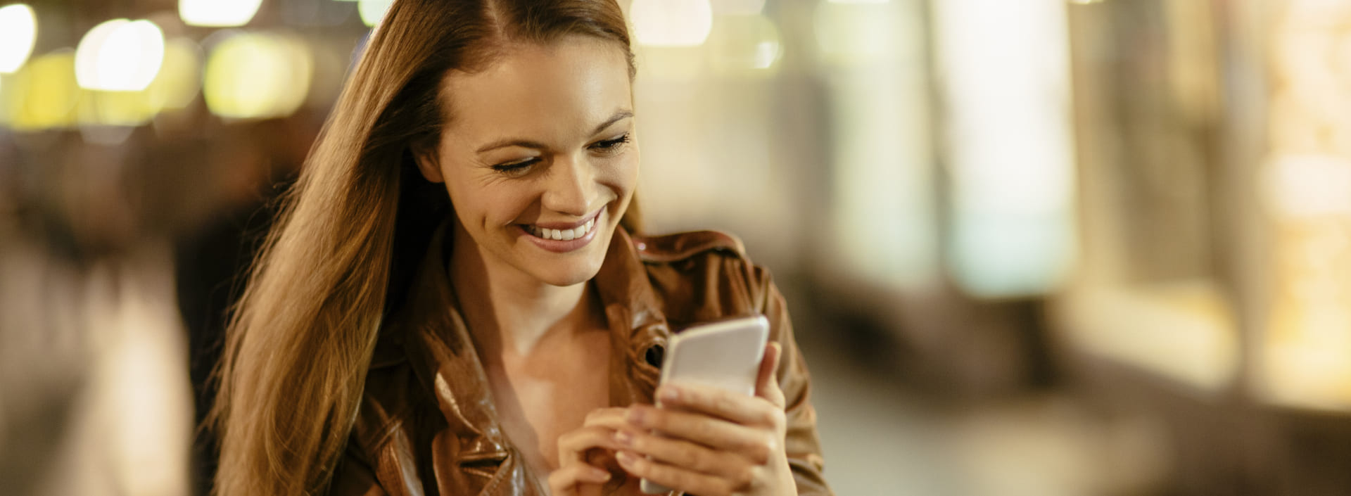 Frau am Handy