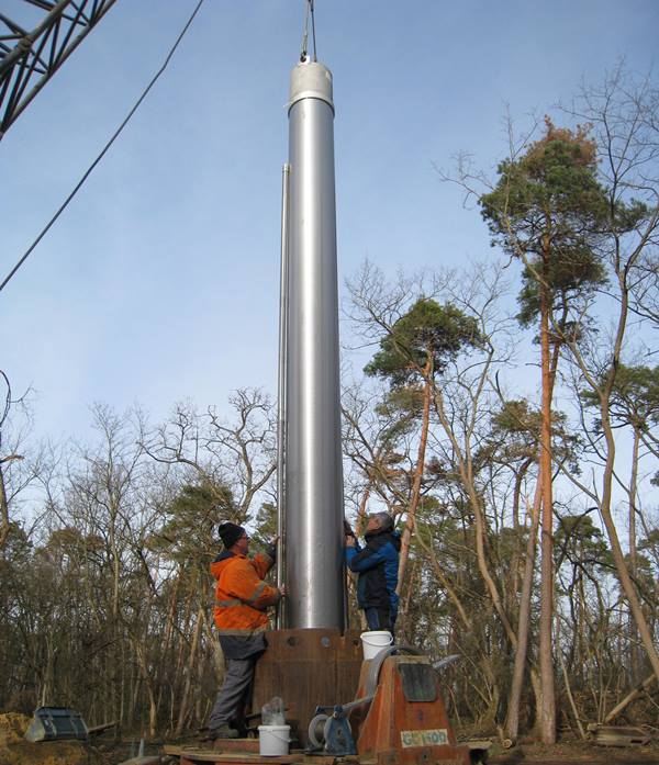 Edelstahlrohr im Brunnen