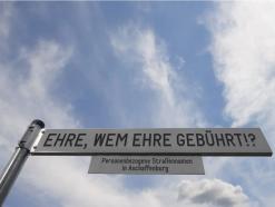  Schild mit Straßennamen