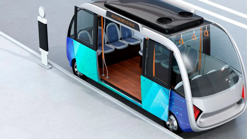 Autonomes Fahrzeug, dass mit geöffneten Türen steht.