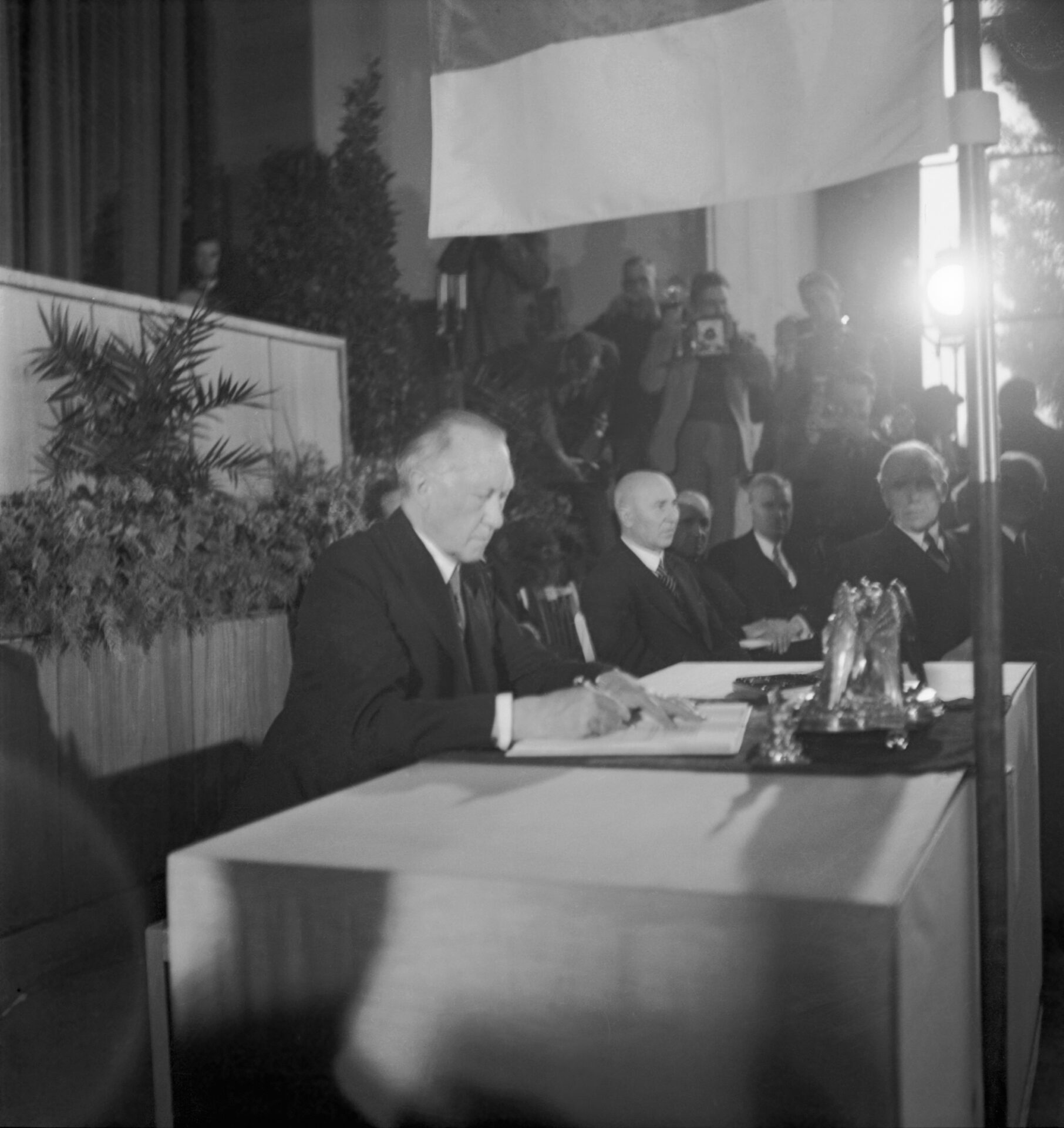 Fotos Parl. Rat: „Bestand Erna Wagner-Hehmke, Haus der Geschichte, Bonn“