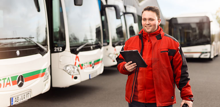 Foto Azubi Fachkraft im Fahrbetrieb