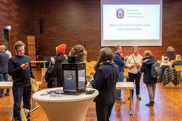 Netzwerktreffen (Foto: Till Benzin)