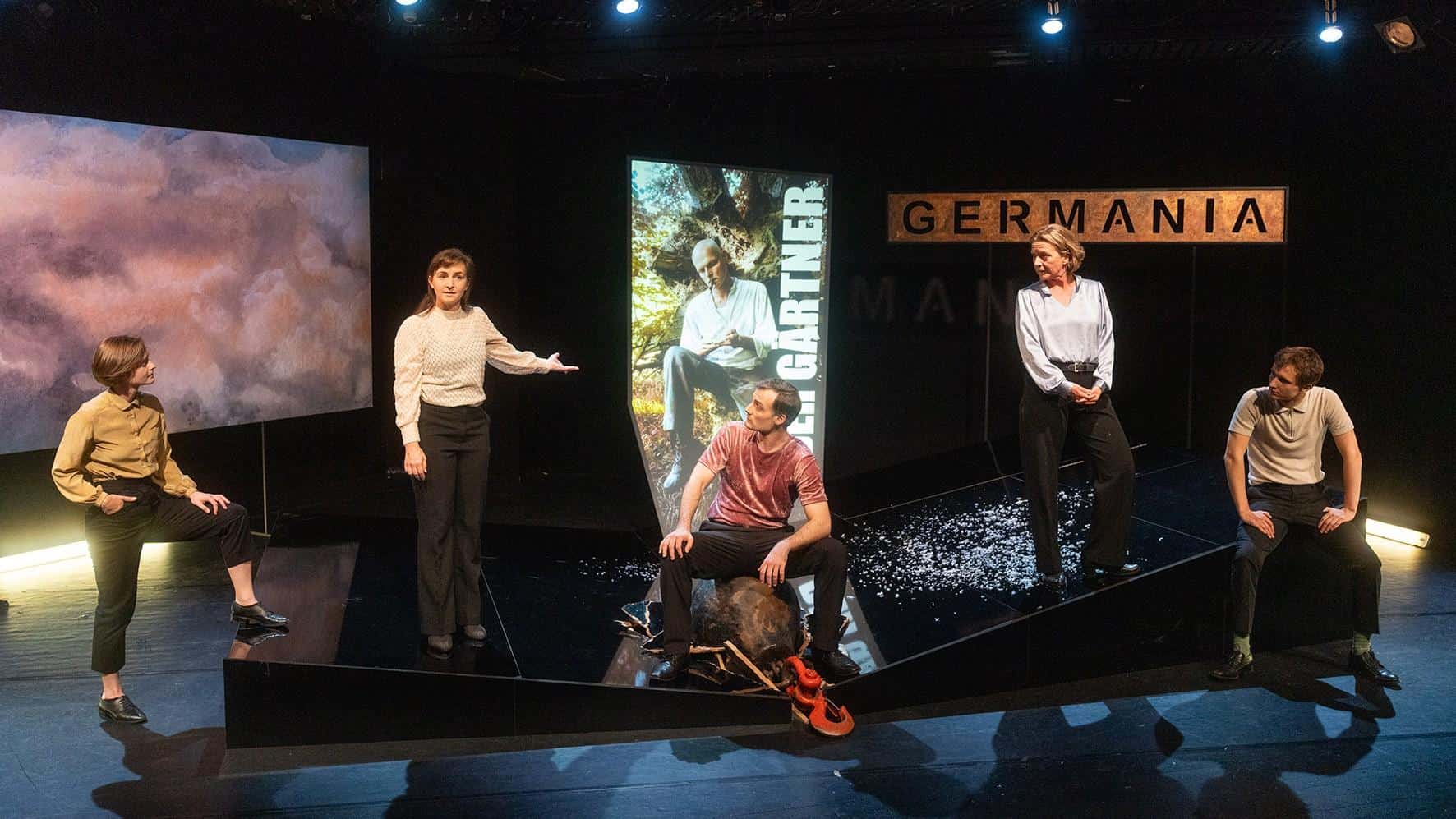 Heimatsuchung - Theater Aschaffenburg