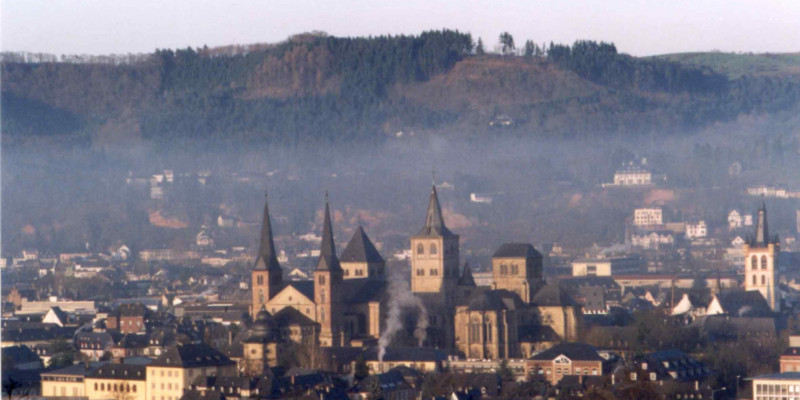 Dunstglocke im städtischen Raum - Trier